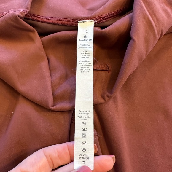 Lululemon high raise leggings 25 inch length - Picture 2 of 3